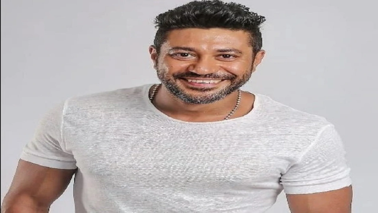 محمد عز يُطلق أغنية “إحنا مصر” في يوم مباراة مصر والأرجنتين